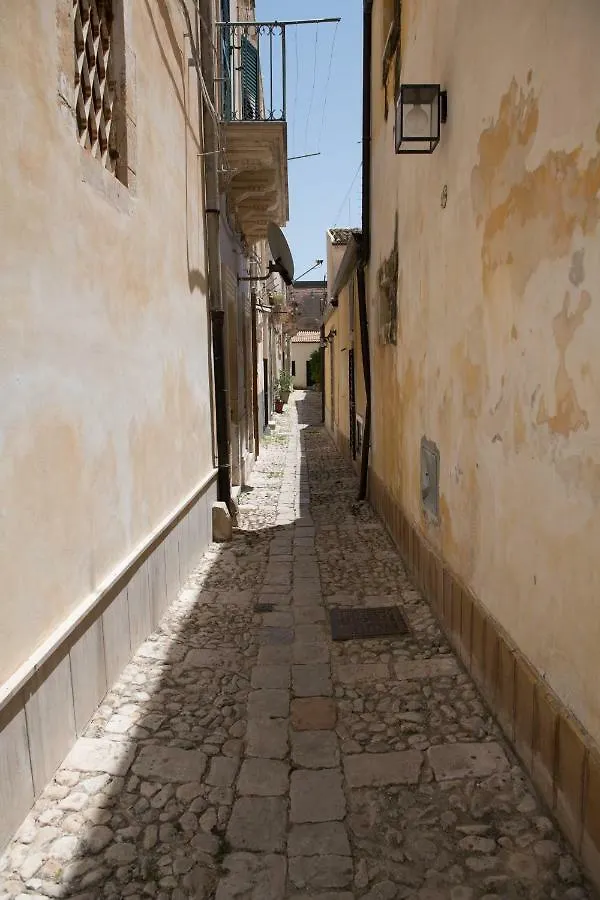 Qui Ed Ora,Guest House. Noto